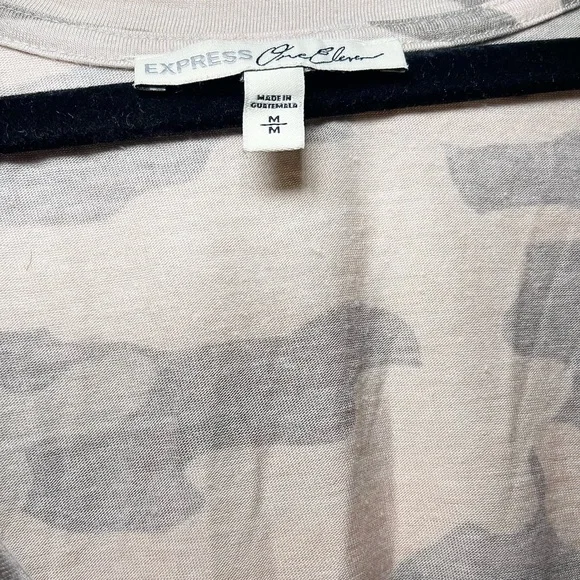 Express One Eleven V-Neck Camo Print Women's Tee - Picture 8 of 11